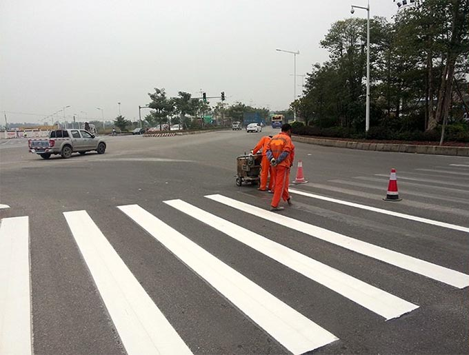 哈爾濱車位劃線，道路劃線，冷漆熱熔劃線