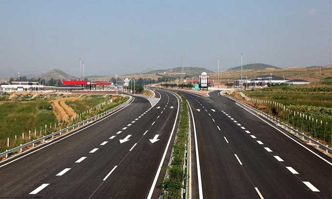 哈爾濱雙組份劃線 小區(qū)劃線