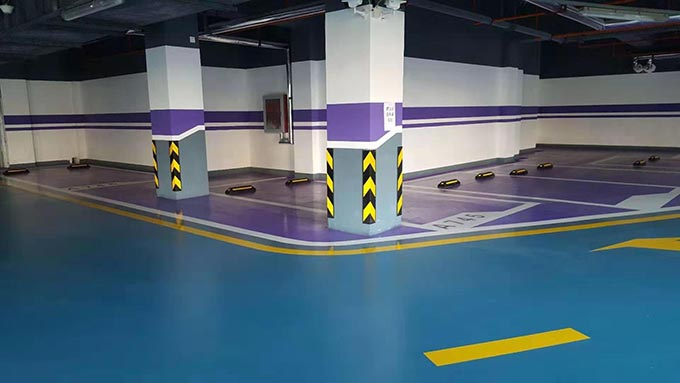 哈爾濱商場停車場地面標線施工