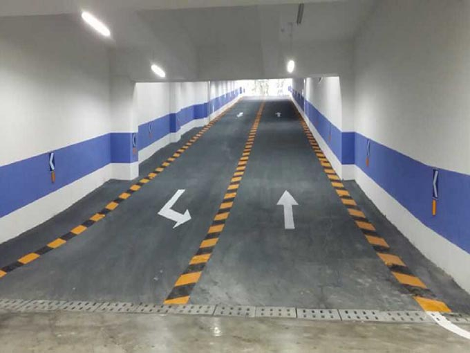 哈爾濱人行通道劃線